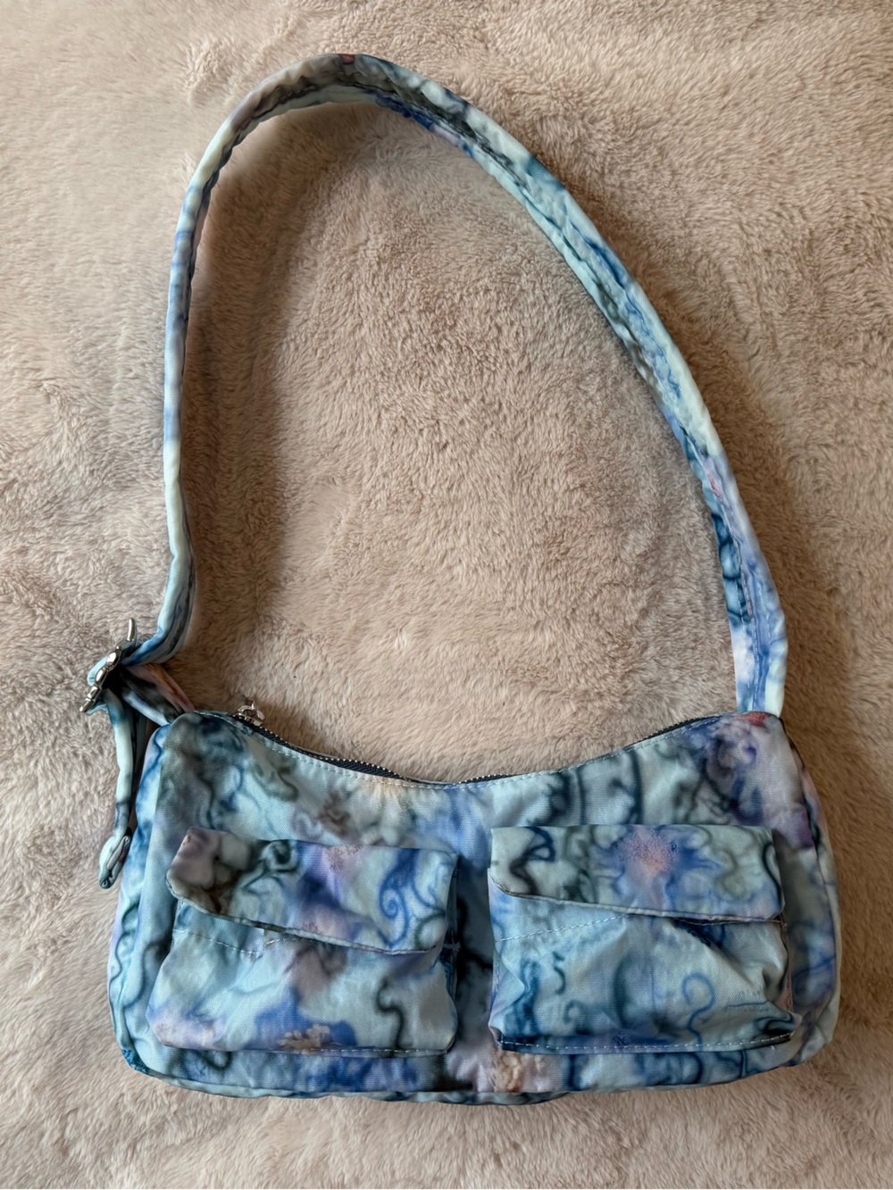 BAGGU x Collina Strada
Cargo Shoulder Bag Blue Thorns